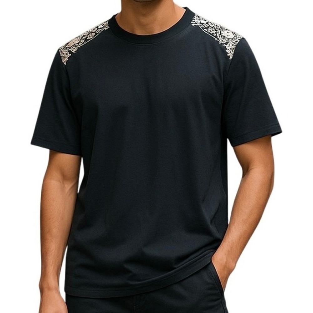 New NWT Takeshy Kurosawa Black Crewneck Embroidered Shoulder T Shirt -‎ Medium
